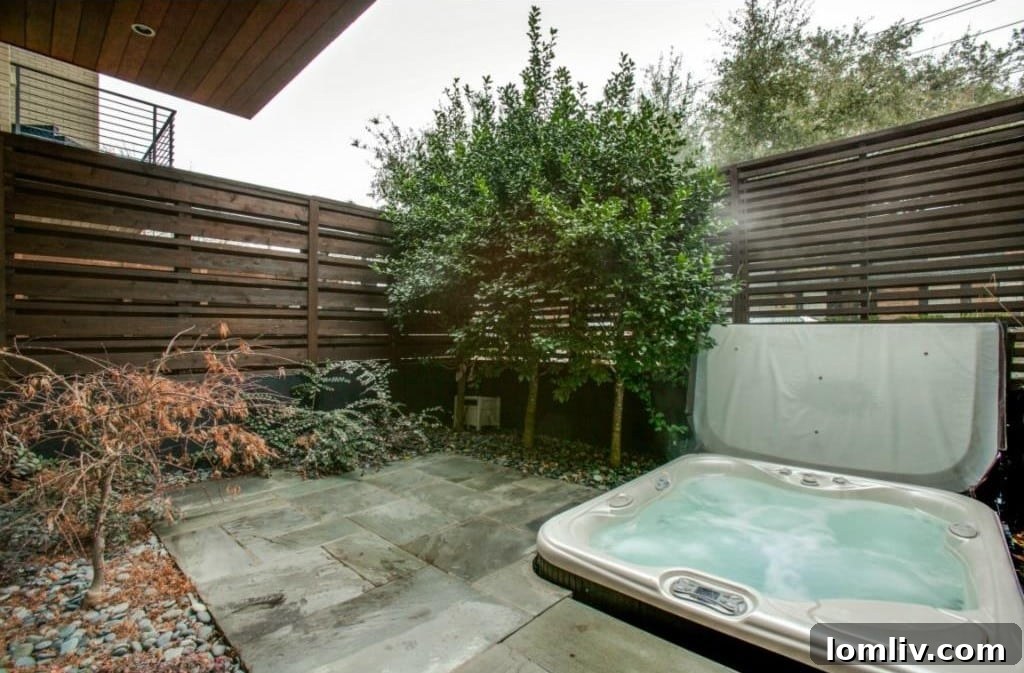 Outdoor jacuzzi spa in Jordan Spieth's former Uptown townhome