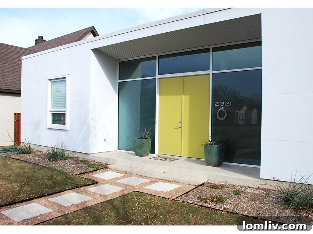Modern Glass and Stucco Home 2321 Ryan Ave Fort Worth