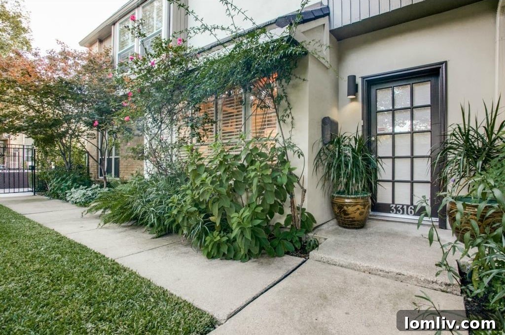 Interior View of 3316 Hawthorne Ave Townhome Living Space