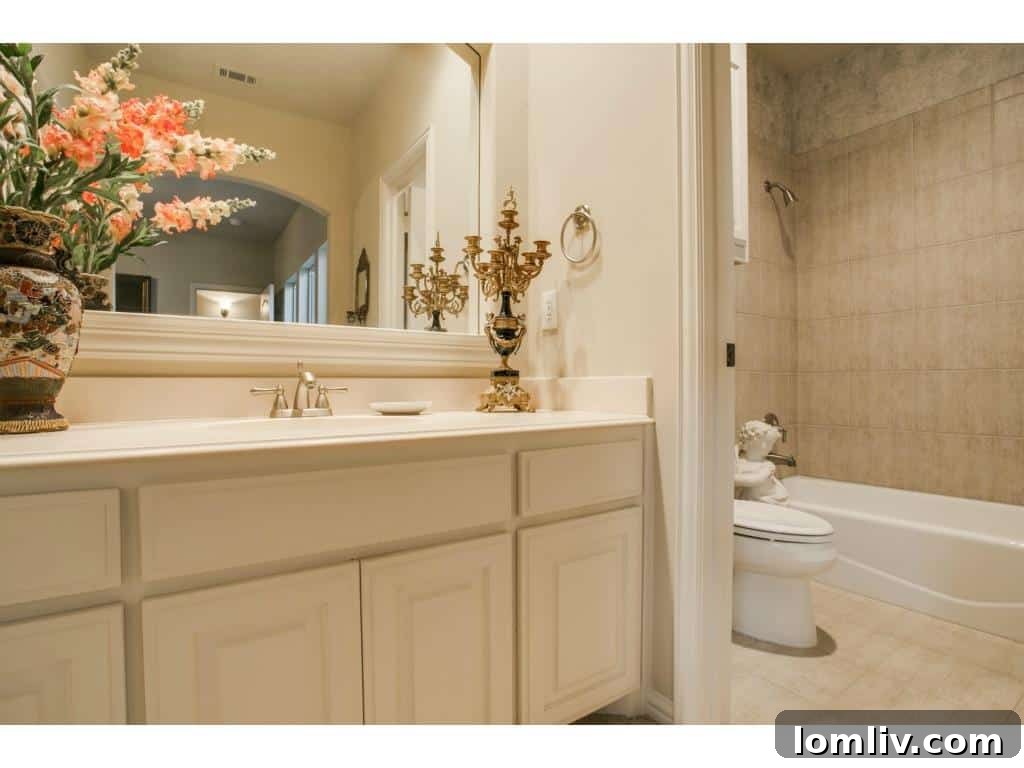 Upstairs Bedroom with Ensuite Bathroom