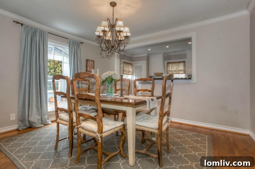 Inviting Dining Area - 3028 6th Ave