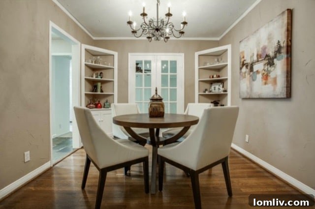 Cozy dining room with built-in corner cabinets