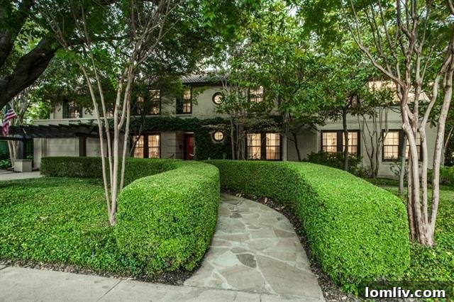 Luxury home for sale in Kessler Park, Dallas