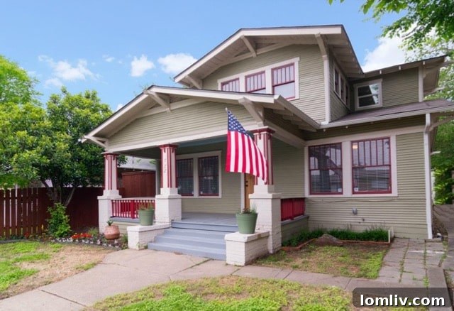 Historic Arts and Crafts 'Airplane Bungalow' at 722 N. Beacon St, Junius Heights Dallas