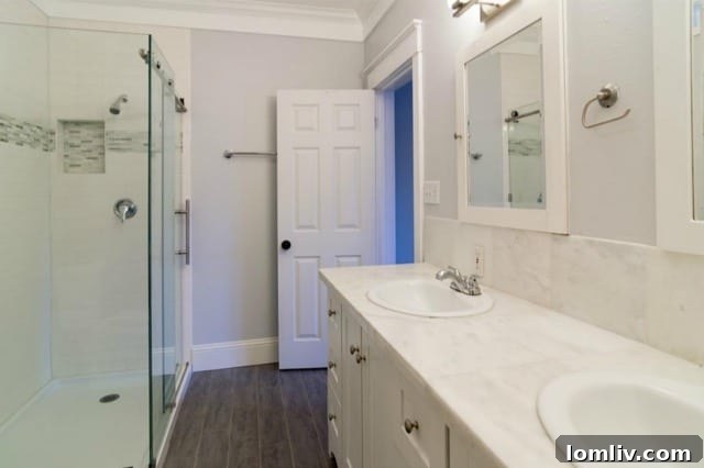 Master suite walk-in closet