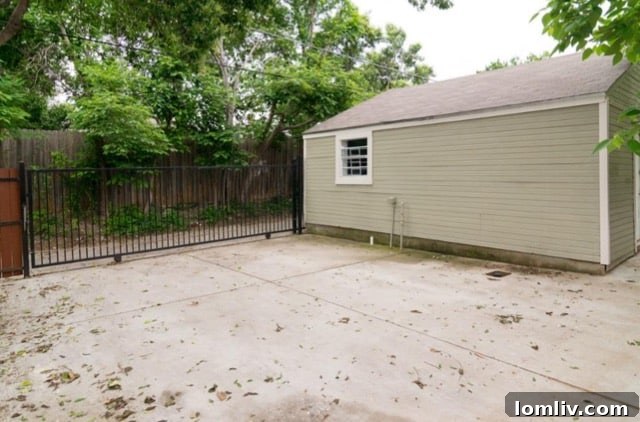 Rear parking and electric gate