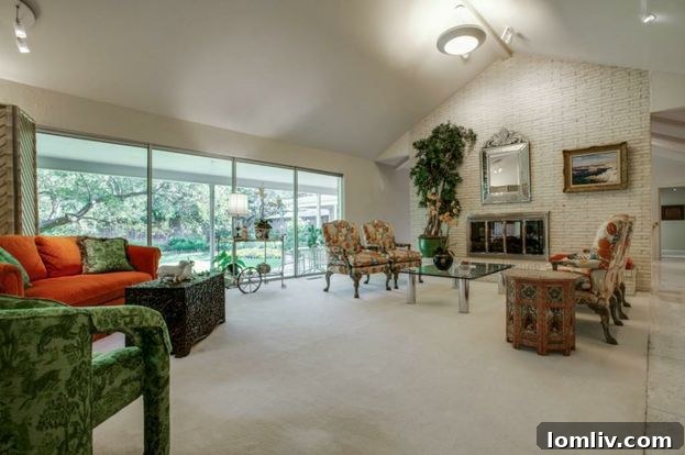 Detailed fancy woodwork and ceiling design in Tom Landry's former residence