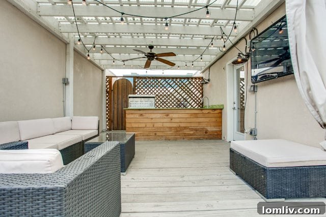 3009 State Street Dallas, TX - Elegant Hallway