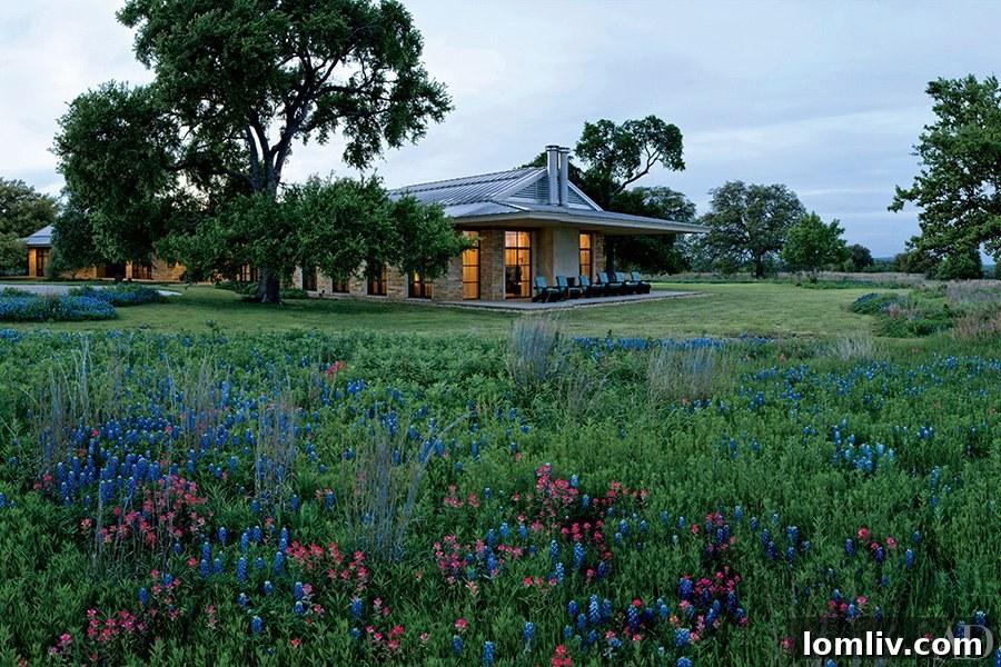 George W. Bush's Crawford, TX retreat designed by architect David Heymann, FAIA. (Photo: Architectural Digest)
