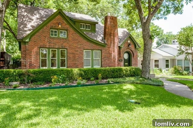 Exterior view of 923 Thomasson Dr Tudor house