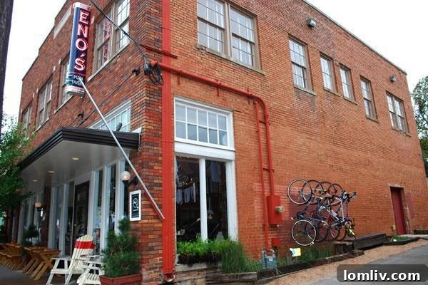 Vibrant shops and restaurants in Bishop Arts