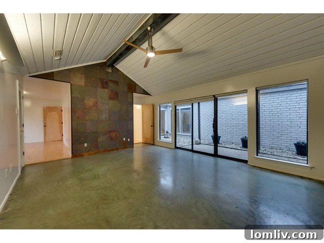 6611-Harvest-Glen-master-bed-and-sitting