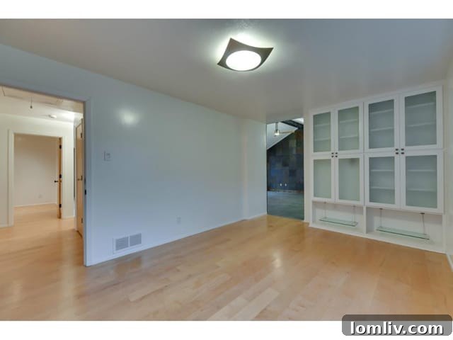 6611-Harvest-Glen-master-sitting