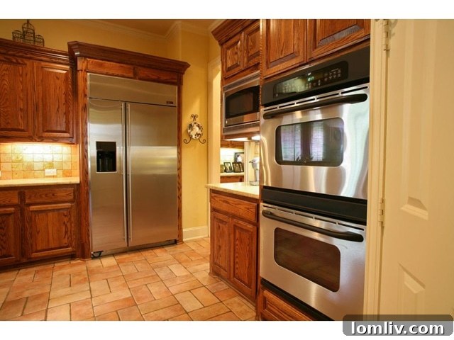Bright Kitchen Dining Nook