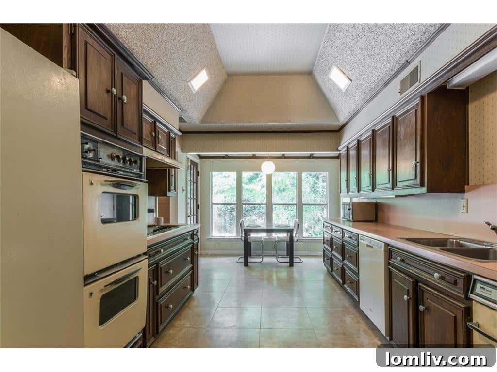 10225 Betty Jane Lane Kitchen Original