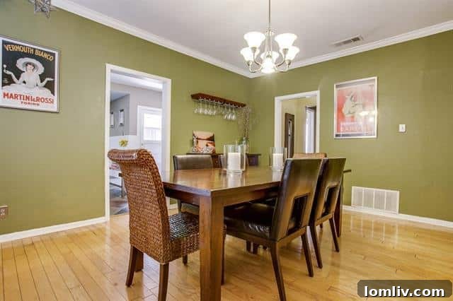 Refined Dining Room with Crown Molding