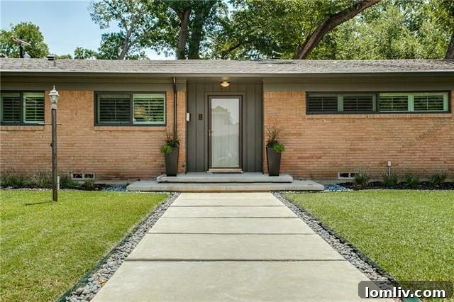 University Manor neighborhood entrance