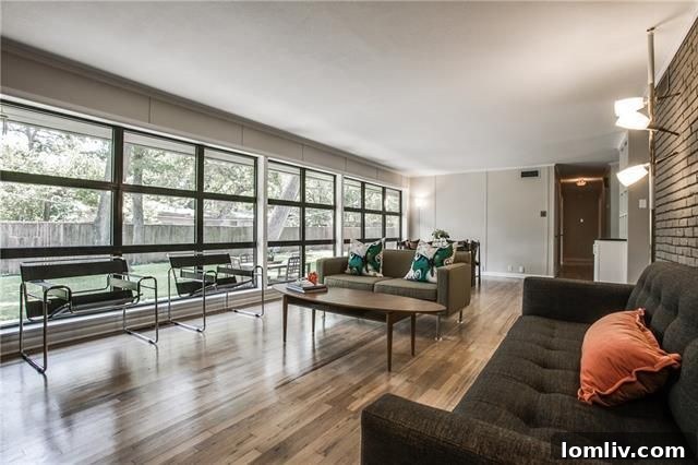 Entryway into the Midcentury Modern home
