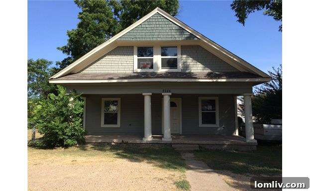 2326 Gilford Front West Love