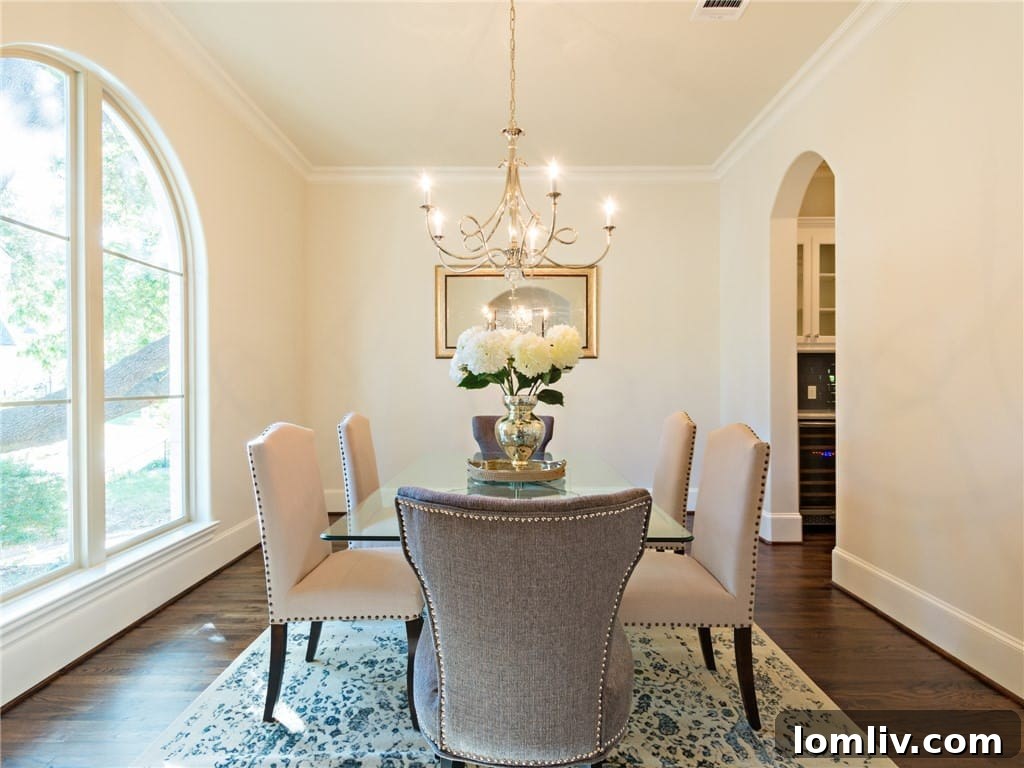 Welcoming Entrance to 7243 Casa Loma