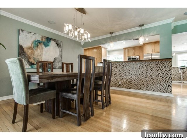 2203-W-Colorado-Dining-2