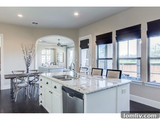 2272 Longwood Drive Kitchen Island and Seating