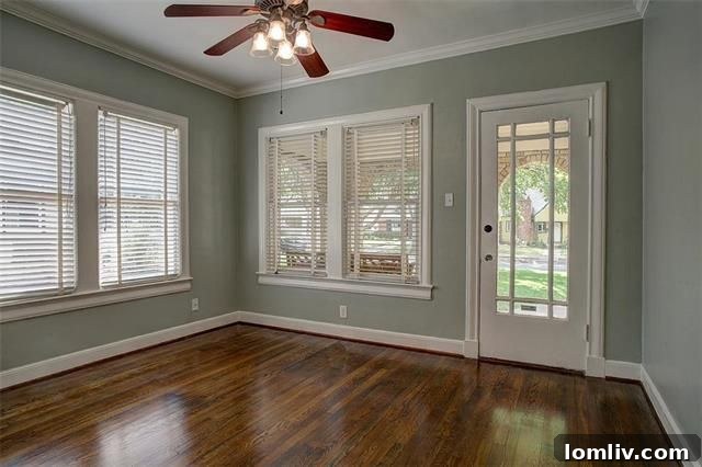 Overview of the second bathroom with glass block window and tile details