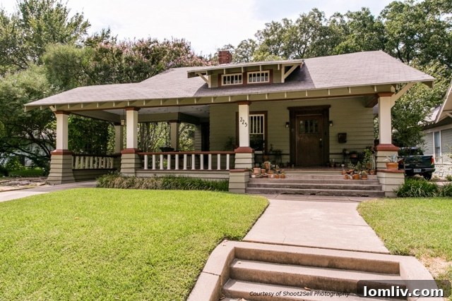 Charming historic residence at 225 S. Windomere Ave., Oak Cliff, showcasing classic architectural details