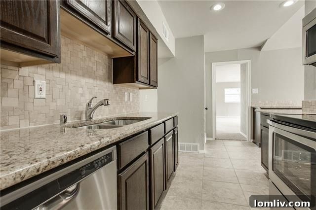 Contemporary kitchen design in 11567 Coral Hills Dr.
