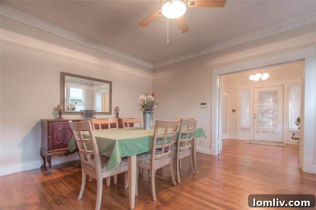 Gracious dining room, perfect for entertaining