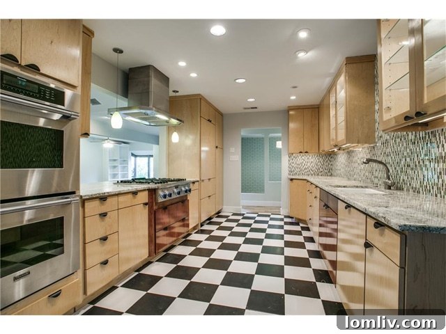 3820 Shorecrest Kitchen - Custom Cabinetry