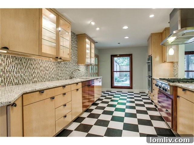 3820 Shorecrest Kitchen - High-End Appliances