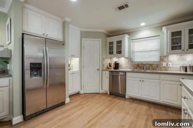 10115 Gateway Ln East Dallas Walk-in Pantry