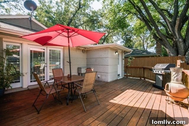 10115 Gateway Ln East Dallas Second Bathroom Pedestal Sink