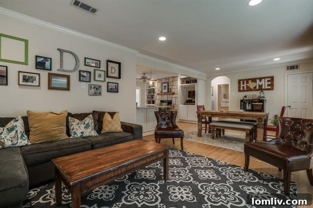 Lake Gardens Cottage Radiates Charm 7 10115 Gateway Ln East Dallas Interior View