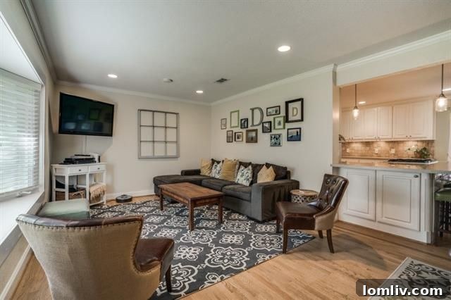 Lake Gardens Cottage Radiates Charm 8 10115 Gateway Ln East Dallas Street Scene with Trees