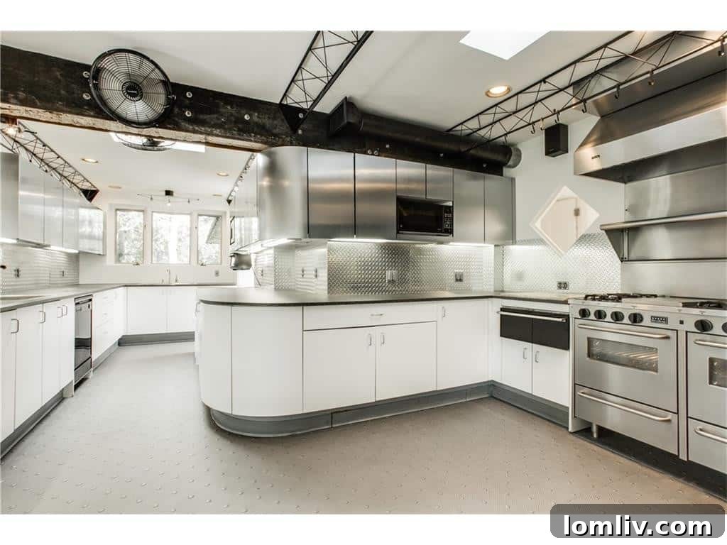 Modern kitchen design in 8740 Canyon Drive, Dallas