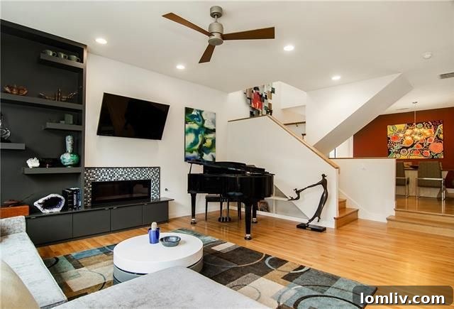 Modern Interior of Lakewood Home with High Ceilings - Dallas