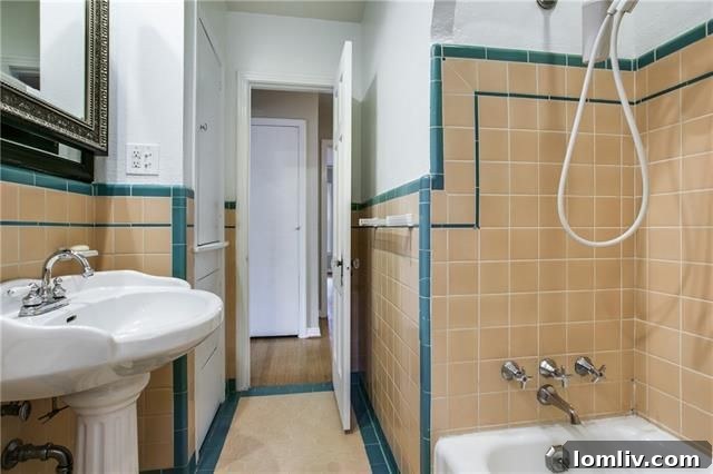 Another view of the sunroom/mudroom area