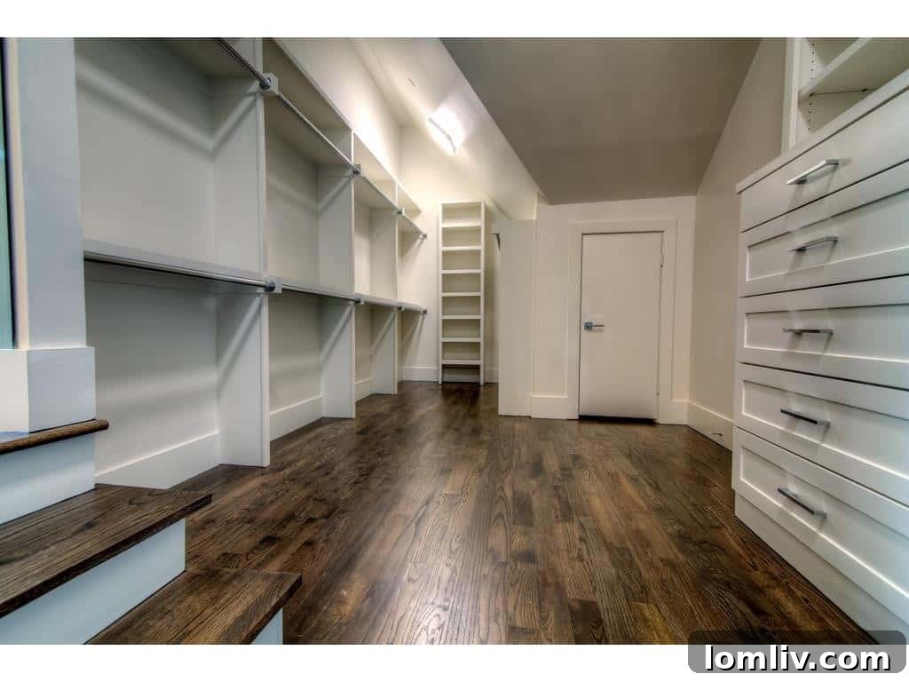 Inwood's Featured Home: Perfectly Sized Transitional on Mockingbird, Offering Parking and a Master Bath Designed to Renew You 18 201-1024x768