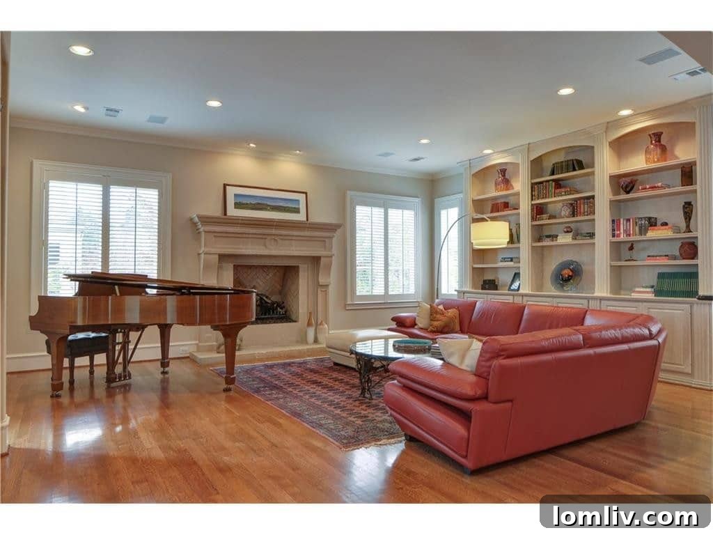 Formal Living Room 2806 Thomas Avenue