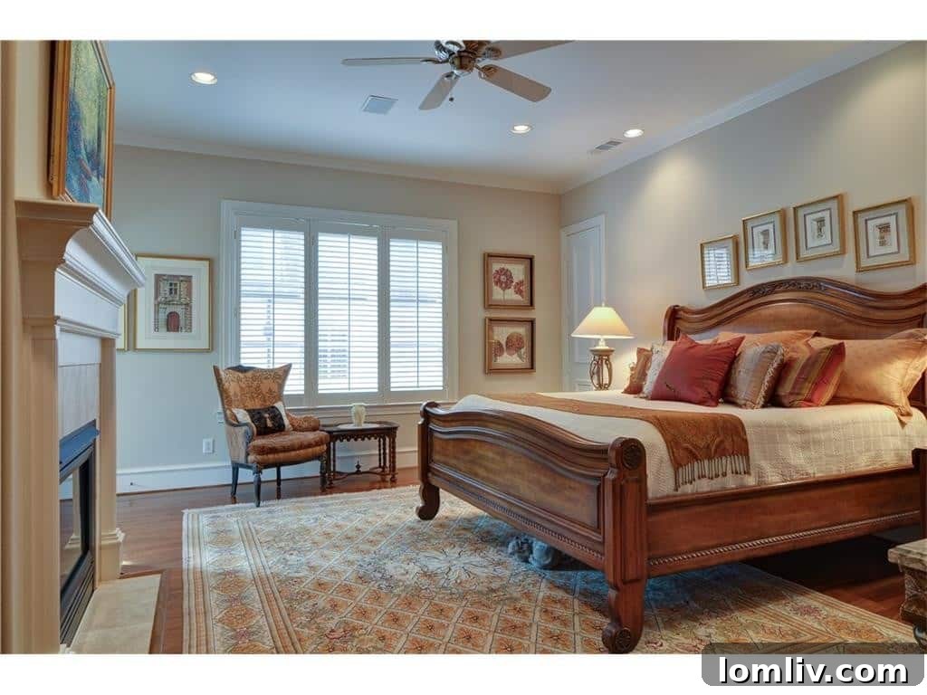 Spacious Master Bedroom 2806 Thomas Avenue