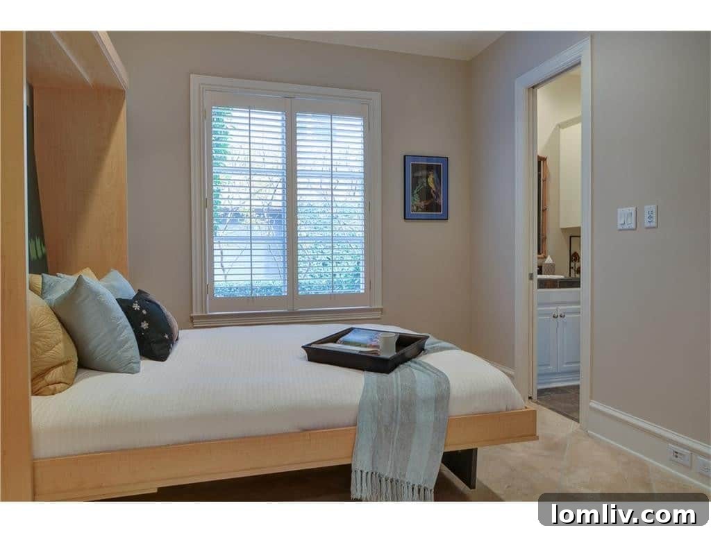 Murphy Bed Guest Room 2806 Thomas Avenue