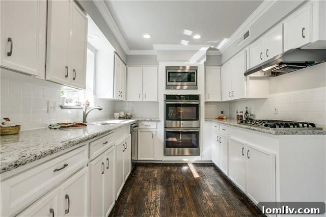 Contemporary Vanity Area in Master Bath - 3544 Ainsworth Dr Dallas Home