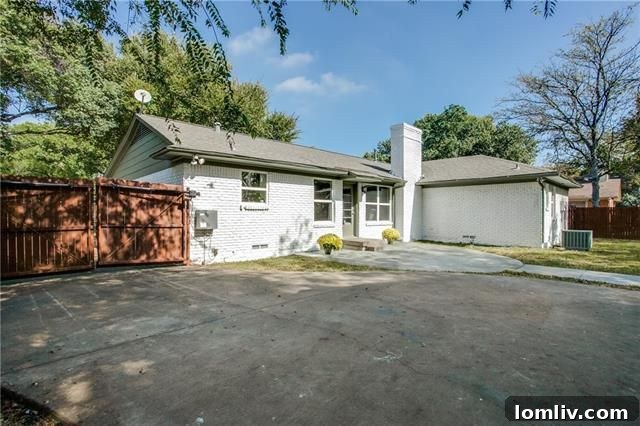 Tasteful Decor in Renovated Living Area - 3544 Ainsworth Dr