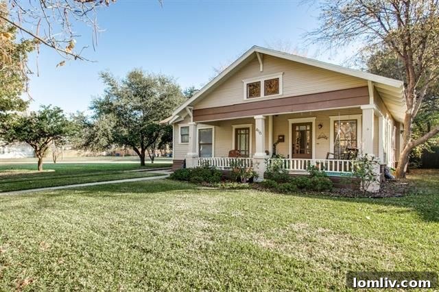 Exterior view of 416 S Winnetka Ave Craftsman home