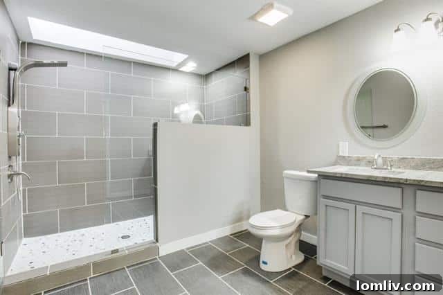 810-W.-12th-Upstairs-Bath