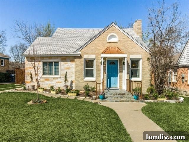 Charming Santa Monica Cottage Exterior