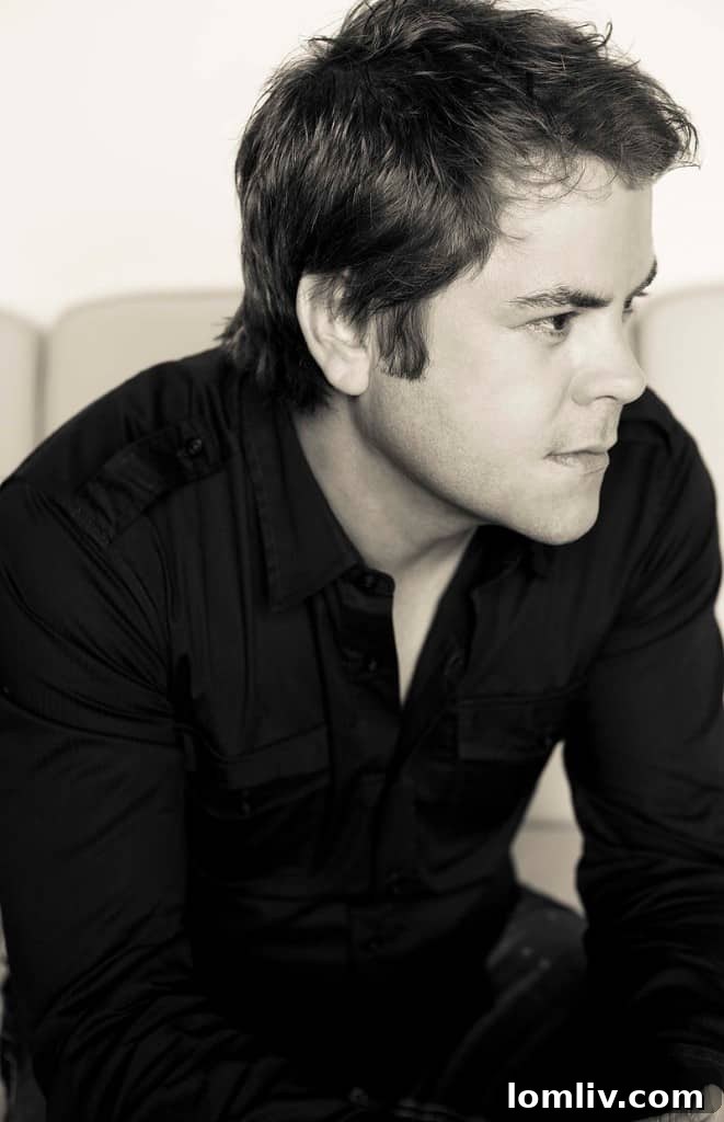 Portrait of country singer Steve Holy inside his Nonesuch Place home