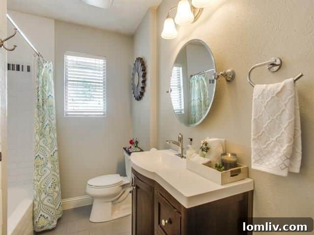 Cozy third bedroom, perfect for children or a guest suite